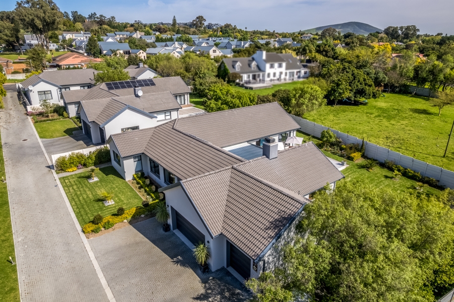 4 Bedroom Property for Sale in Vierlanden Western Cape